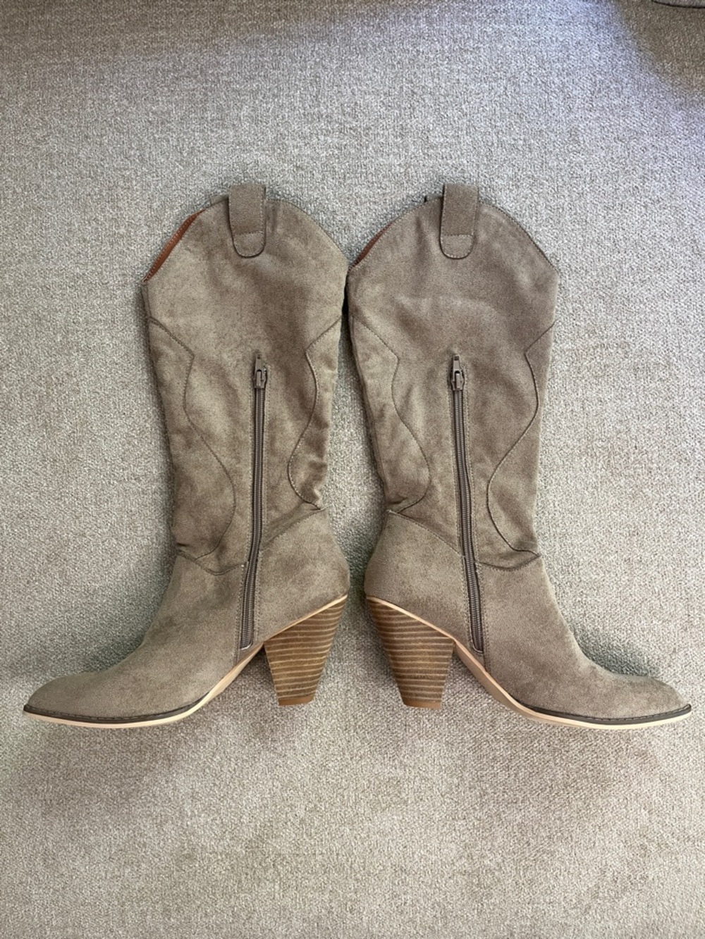 NWOT Taupe Suede Mid-Calf Heeled Western Boots Size 8 - Picture 6 of 10